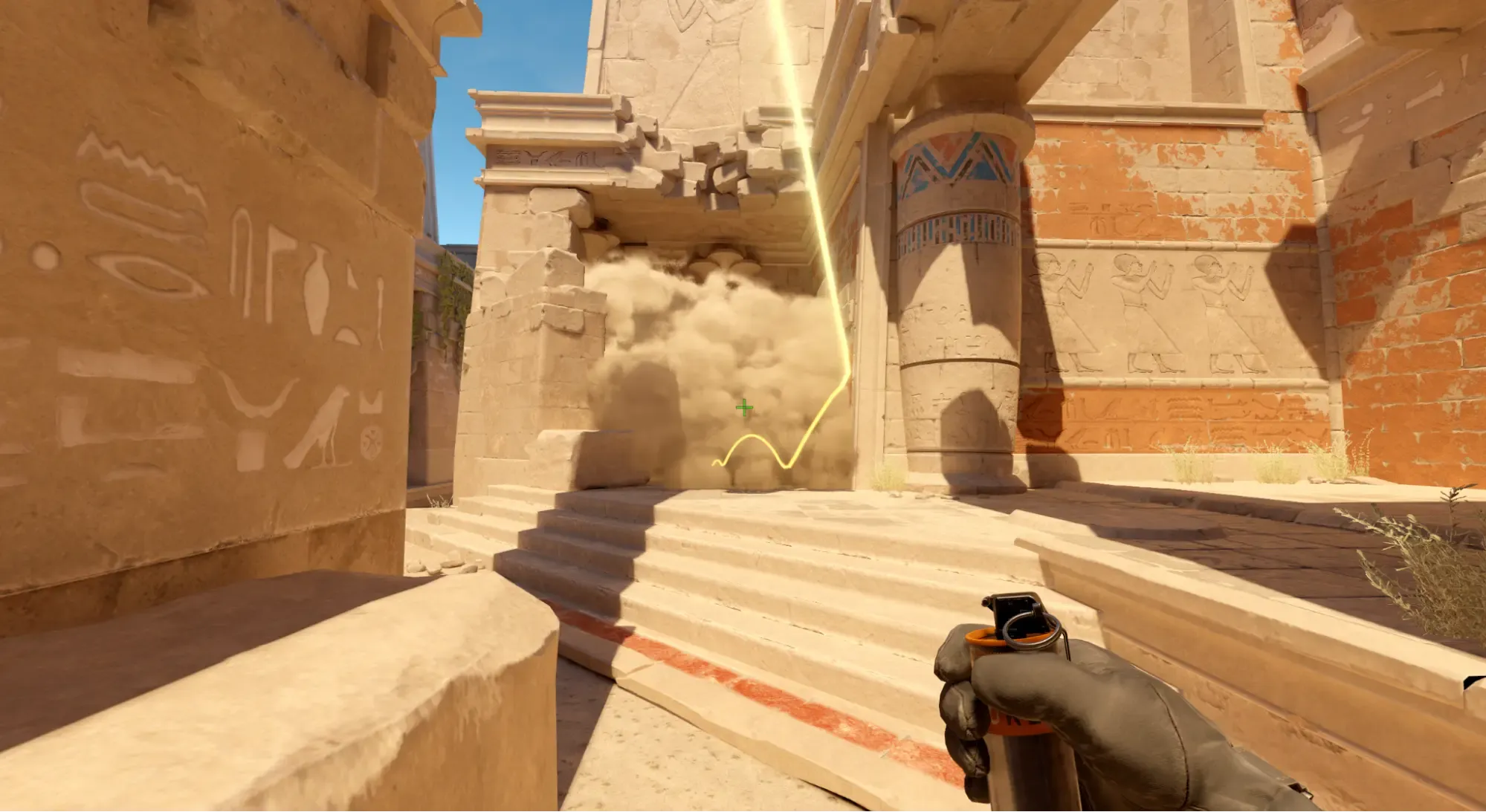 Смок с руин в храм